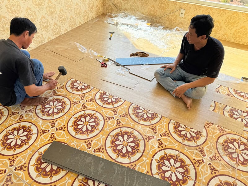 Công trình thi công sàn nhựa dán kéo tại Cồn Phụng
