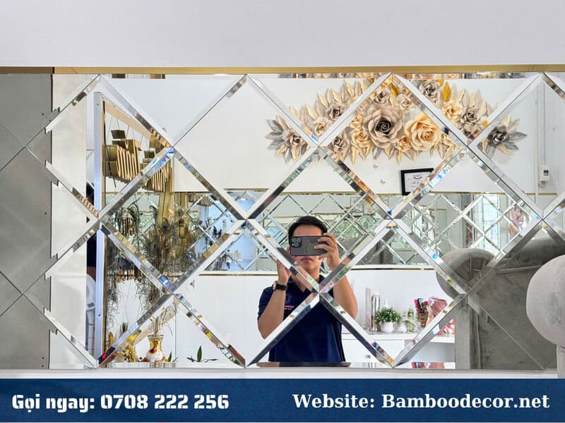 Gương dán tường Tân An