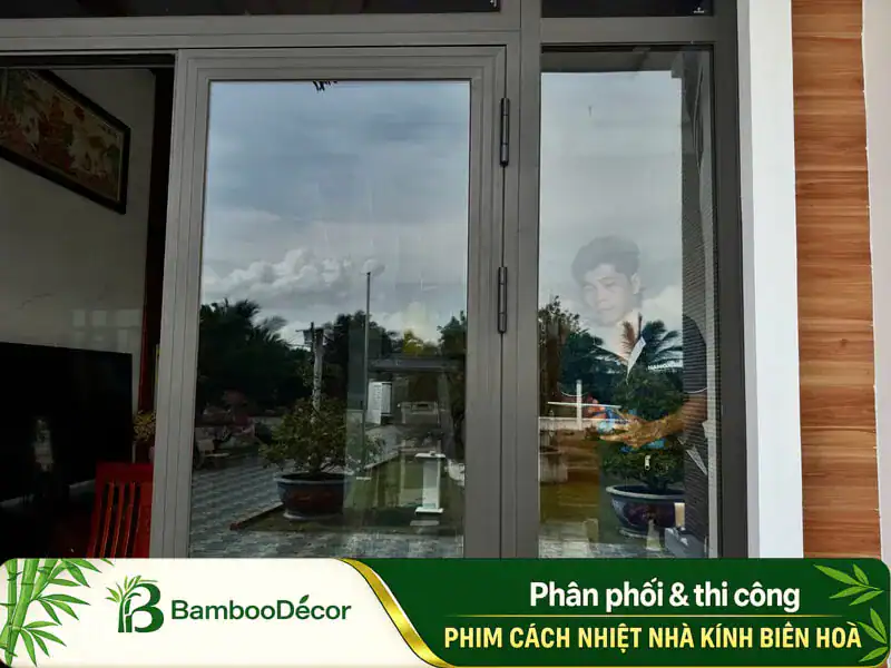 Phim cách nhiệt dán kính tại Biên Hoà